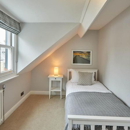 Host & Stay - Henderson House Whitby Eksteriør billede