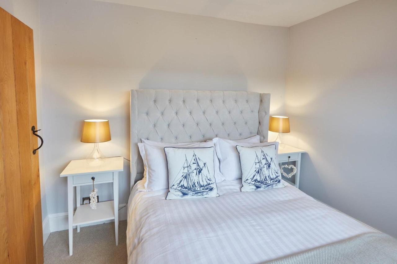 Host & Stay - Henderson House Whitby Eksteriør billede