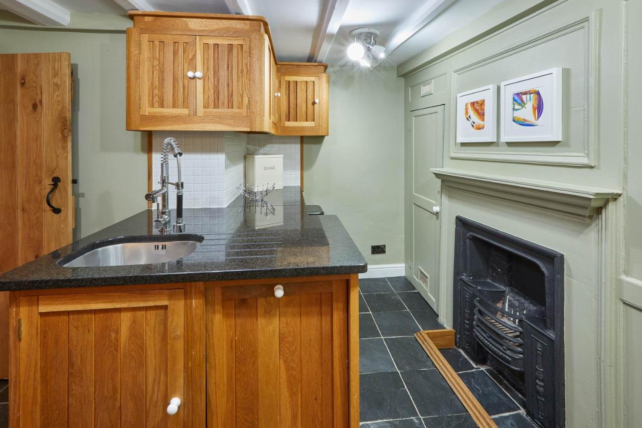 Host & Stay - Henderson House Whitby Eksteriør billede