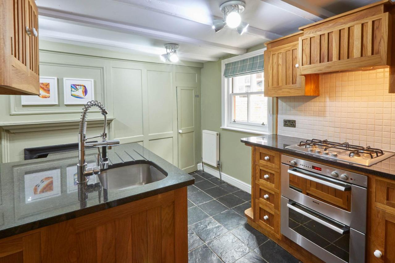 Host & Stay - Henderson House Whitby Eksteriør billede