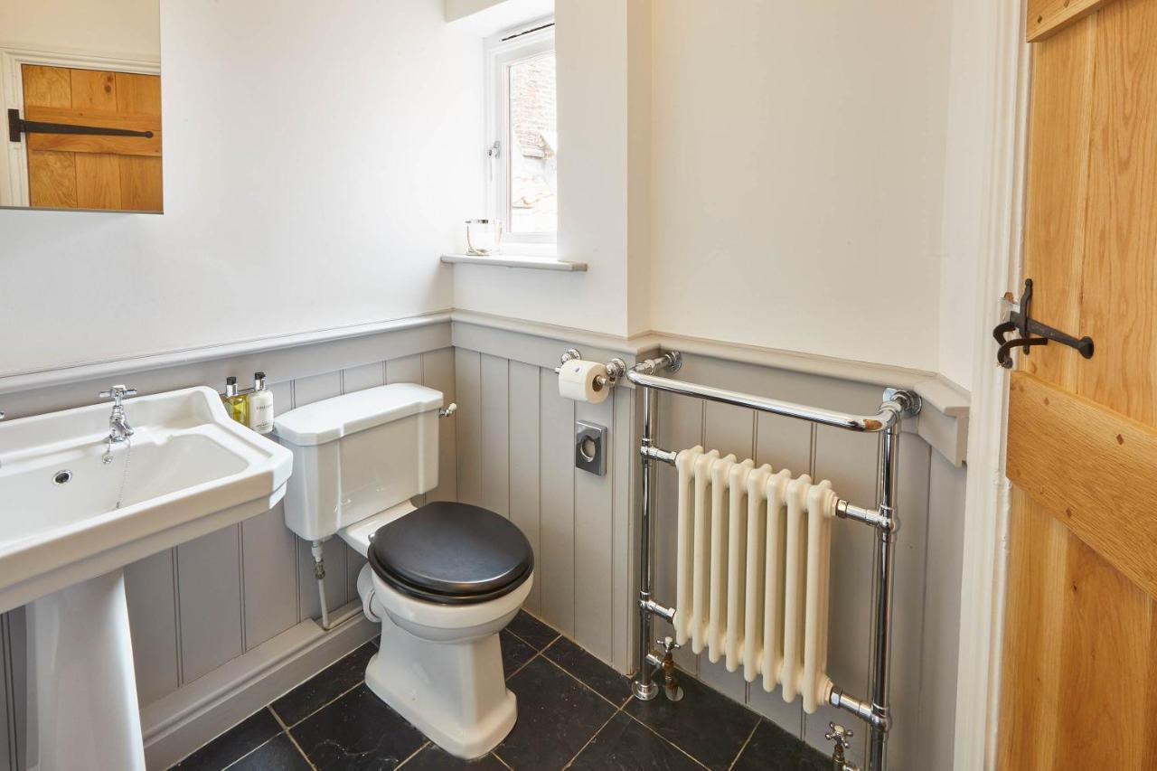 Host & Stay - Henderson House Whitby Eksteriør billede